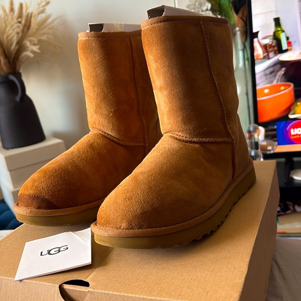 UGG Classic Short II